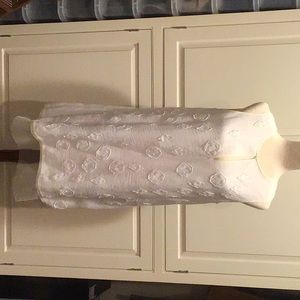 BCBG MAXAZRIA PURE WHITE DRESS WITH LACE APPLIQUÉS